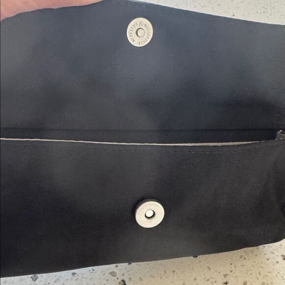 Baggallini Black Nylon Small Crossbody Bag Fanny Pack Zipper Closure Casual EUC - Picture 9 of 12